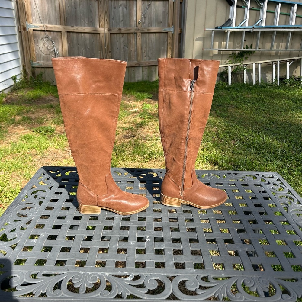 MIA Women's Pike Lug Sole‎ Tall Boots size 4